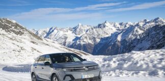 Grandland Electric AWD punta su comfort e grip: sospensioni evolute e HD Matrix