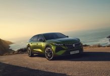 Peugeot 408 cambia faccia: luci “a tre artigli” e più elettrico