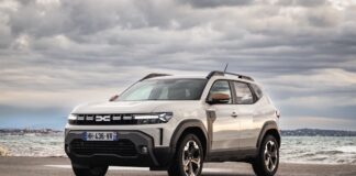 Nuovo Dacia Duster: estetica funzionale e materiali Starkle®