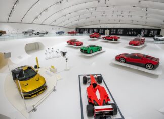 Ferrari “The Greatest Hits”: La Nuova Mostra a Modena tra Musica e Motori