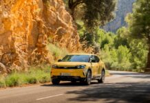 Batteria LFP e 464 km di Autonomia: Ford Rivoluziona Explorer e Capri 2026