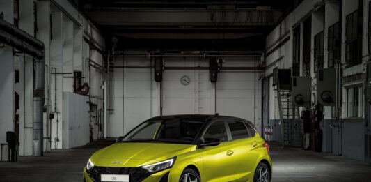 Hyundai i20 MY26: Il Nuovo Motore 1.0 T-GDI da 90 CV e le Novità del Segmento B