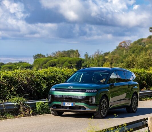 Hyundai IONIQ 9: L’Ammiraglia Elettrica che Ridefinisce il Comfort Premium