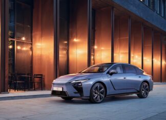 Nuova Lexus ES 2026: Yahiko Kumai svela il Design Super-Ideale