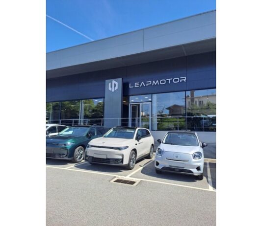 Leapmotor accelera in Europa: oltre 800 punti vendita e assistenza