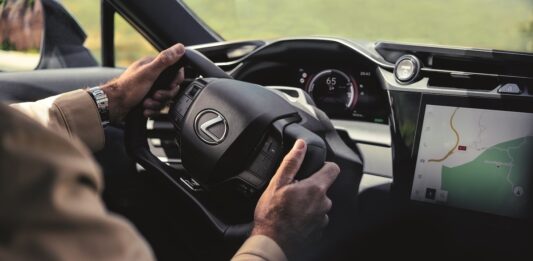 Lexus Steer-by-Wire: la rivoluzione digitale del volante One Motion Grip