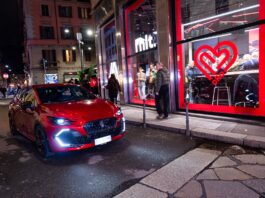 Renault trasforma Milano: arriva Cliorama, il viaggio emozionale nel mito Clio