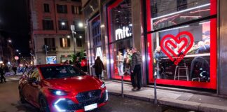 Renault trasforma Milano: arriva Cliorama, il viaggio emozionale nel mito Clio