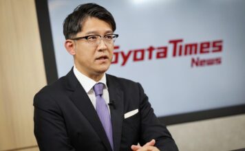 Toyota riorganizza il vertice: Kon nuovo CEO, Sato guida la strategia industriale