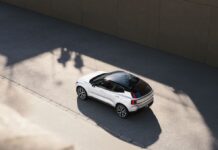 Volvo EX30 si rinnova: autonomia, tecnologia V2L e nuovi Interni
