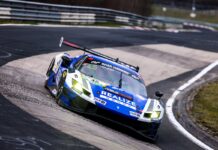 Ferrari 296 GT3 Evo sfiora il podio nella prima gara NLS stagionale