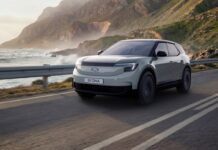 Ford Explorer 2026: debutta la batteria LFP e la serie Collection